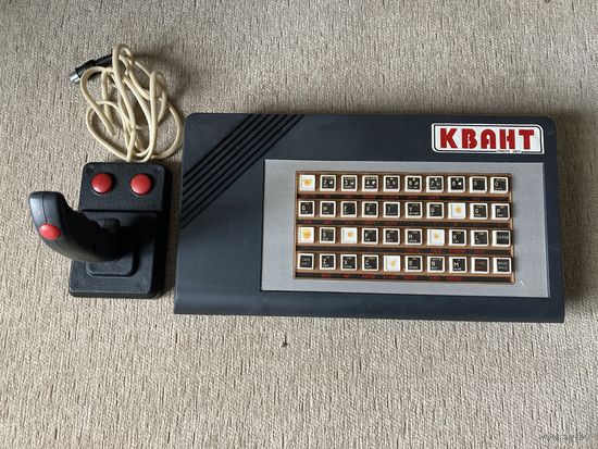 Компьютер "Квант" zx spectrum тушка с джойстиком.