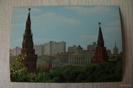 Древняя и юная Москва; чистая, Аэрофлот.