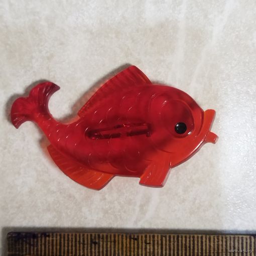 Значок. Брошь. Рыбка. Колкий пластик. Ретро СССР. Не частый.