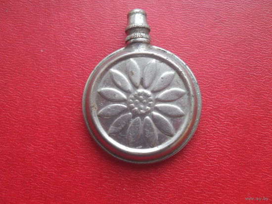 Флакон от духов,3.2Х4.2 см.