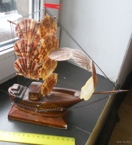 Сувенир. Корабль, кораблик из южных морей. Красивый, старый.