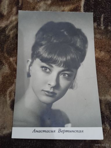 Актриса Анастасия Вертинская