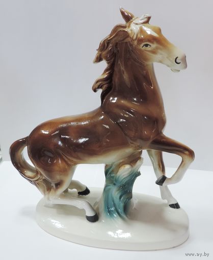 Статуэтка "Лошадь" 70-е годы Германия. Высота 25 см.