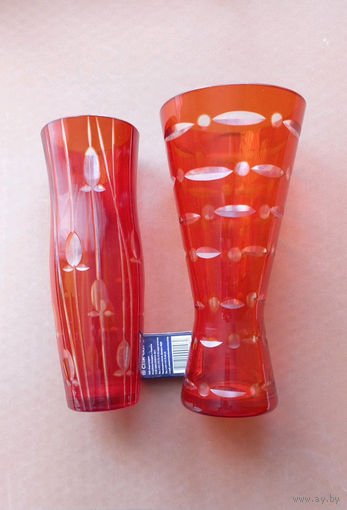 Вазы цветное красное стекло.