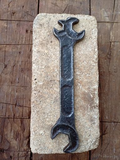 Старинный "Гаечный ключ," 19-20 век!