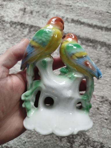 Фарфоровая статуэтка,попугаи,после реставрации одного,с рубля