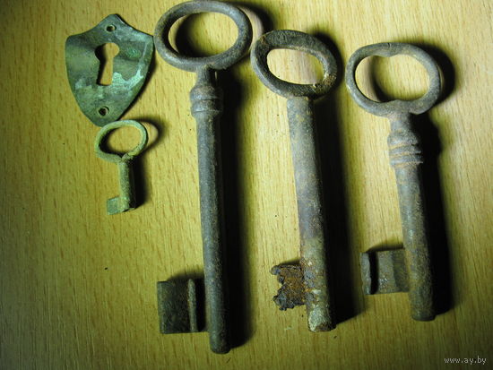 Ключи от дверных замков 19 век