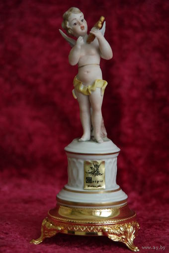 Бюст фарфоровый   18 см (  целая )