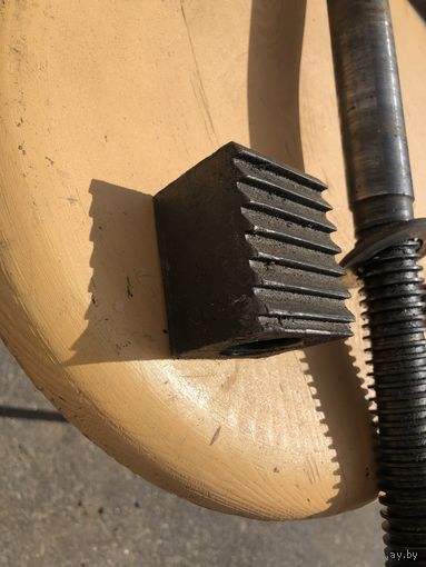 Винт и гайка быстрозажимных тисков ссср