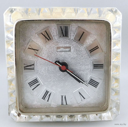 Часы Настольные  "Маяк" СССР