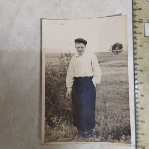 Фотография. Пацан в кепке. Хулиган. 1950-е. Ретро СССР.