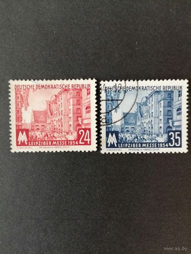 ГДР 1954 Две марками серии "Торговая ярмарка в Лейпциге" (гашение без клея, след от наклейки) Mi.433-434 каталог 2.00 евро