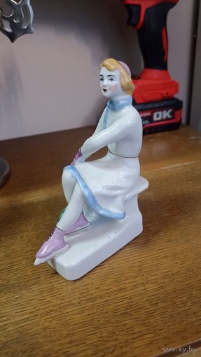 Статуэтка фигуристка в отличном состоянии