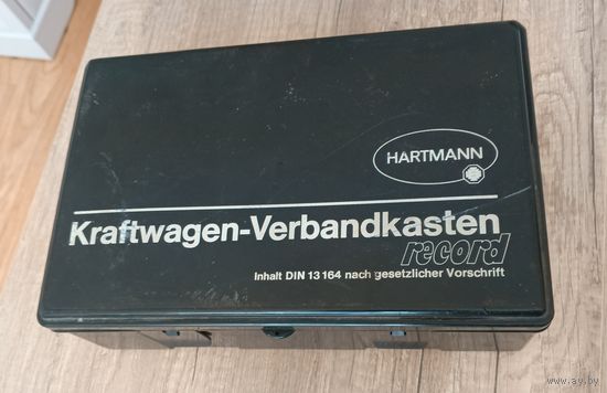 Коробка от автомобильной аптечки. Германия. Без медикаментов.