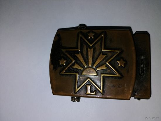 Пряжка ремня.