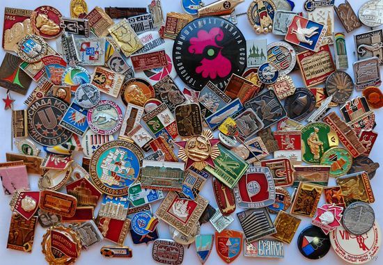 Зночок СССР, и не только одним лотом 130 шт. С рубля