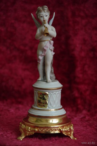 Бюст фарфоровый   18 см (  целая )