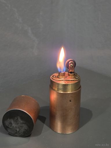 Интересная зажигалка Лот 2
