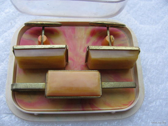 Комплект. Запонки и зажим для галстука СССР Янтарь, латунь, позолота. с оригинальной коробочкой