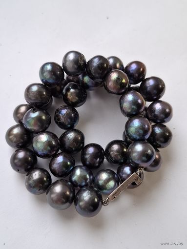 Бусы. Натуральный черный жемчуг. Крупные жемчужины. Переливаются.  Жемчужное ожерелье. Длина 47 см