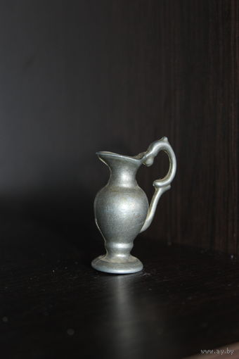 Оловянный, декоративный, миниатюрный кувшин.