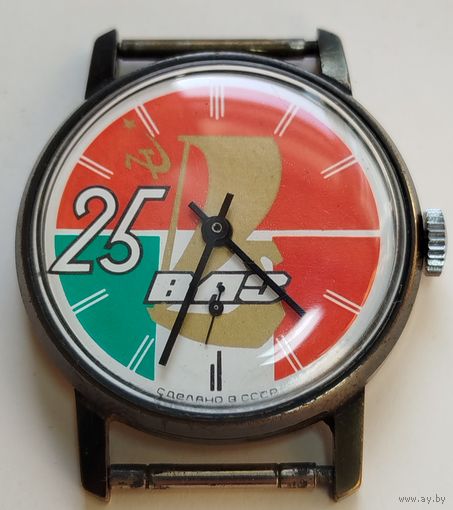 Довольно редкие часы "ЗиМ-ВАЗ" посвященные Советско-Итальянскому сотрудничеству! Не упустите единственный шанс заиметь их в свою коллекцию!За вашу цену!!