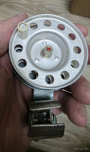 Для рыбалки катушка ссср с крабом держателем для удочки