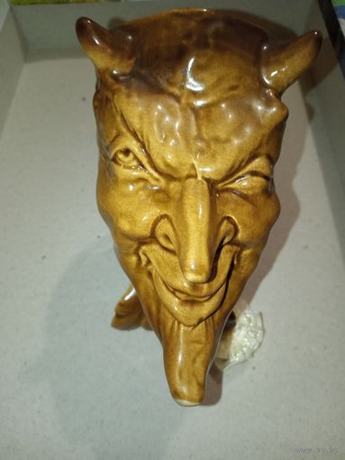 Керамическая трубка чёрт. 19 см.