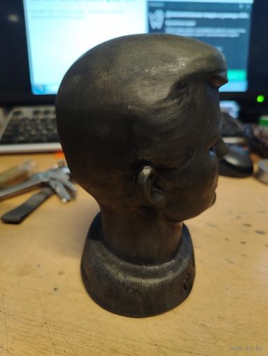 Бюст Гагарин