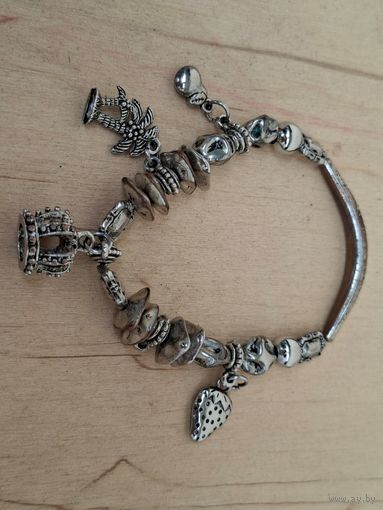 Браслет женский оригинальный стильный.Металл. Из швеции .