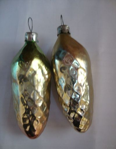 Елочная игрушка шишки