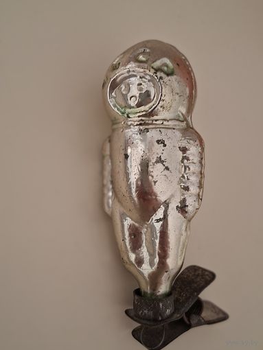 Елочная игрушка космонавт