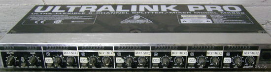 АУДИОСПЛИТТЕР Behringer Ultralink Pro MX 882 Mixer / Splitter
