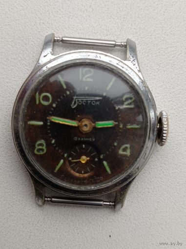 Часы Восток, из коллекции, баланс цел, идут, иногда могут останавливаться, возможно требуется обслуживание, т.к. долго лежали без хода.