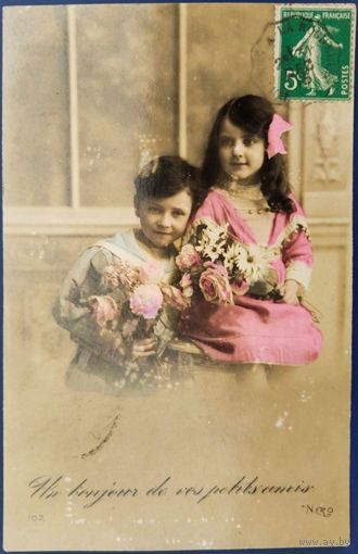 Детская фотооткрытка. Привет от ваших маленьких друзей. Франция. Начало 20-го века.