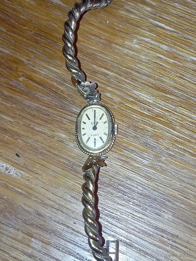 Часы механические ЛУЧ . С рубля