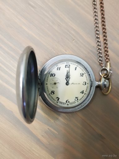 Часы молния 3602, глухарь на ходу, но непонятно как идут - то ли отстают 10 минут в час, то ли короткие остановки