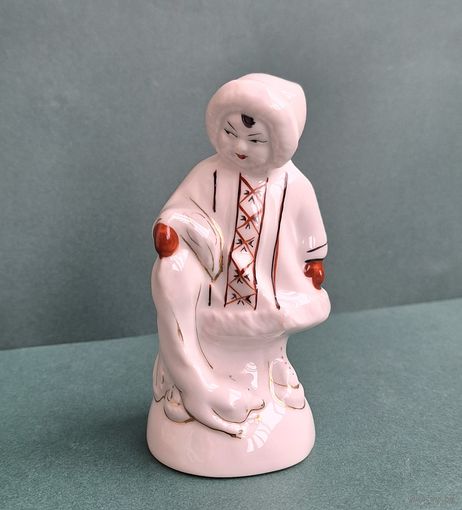 Статуэтка "Якутка с песцом", Барановка.