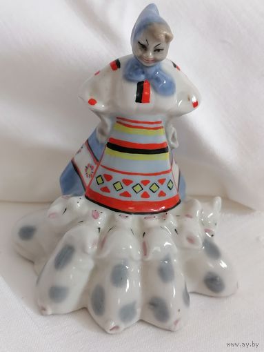 Свинарка. ( серия " Наши будни". Профессии).