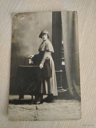 Все лоты с 1 Рубля. Дореволюционная фотокарточка. Дама с книгой
