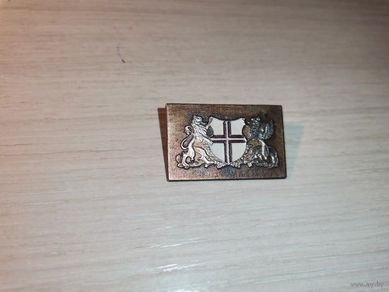 Знак-Военно-морской флаг Латвии изображённый на гербе, тяжёлый металл, эмали.