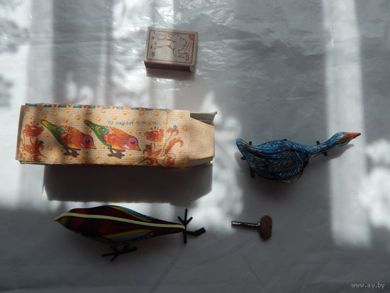 Игрушки заводные,механические СССР.2шт.