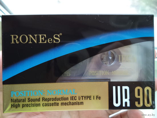 Аудиокассета RONEeS UR 90 тип 1. Нечастая. Комбинированный корпус, на винтах.