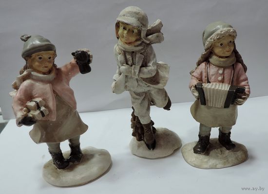 Статуэтки "Дети. Зима" 90-е годы Европа. Высота 11-12 см. Полимер.  - 3 шт.