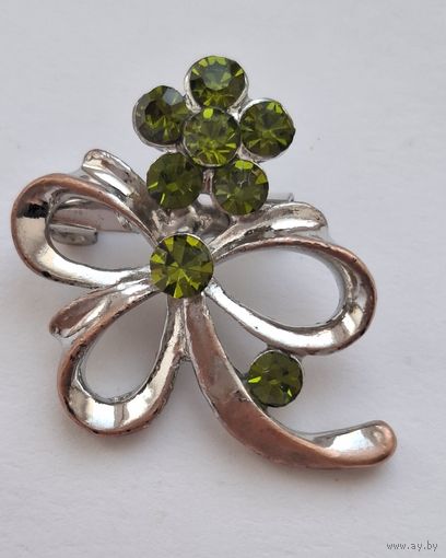 Брошь ''Цветок'' с зелеными кристаллами,  80-е годы