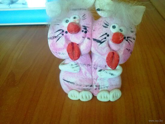 Сувенирная статуэтка "Коты"