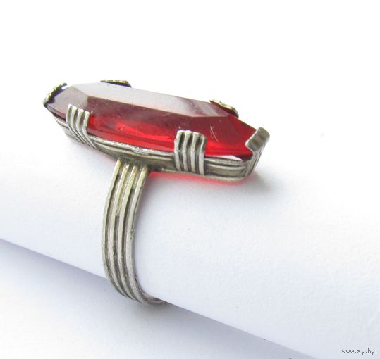 Все лоты с рубля.Кольцо с красным камнем ,серебро 875 проба,СССР