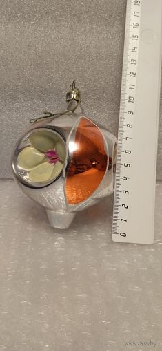 Ёлочная игрушка. Красивый шар-прожектор. 9-5