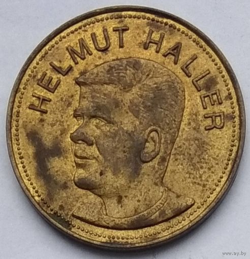 Жетон Shell 1969 г. футболист сборной Германии Хельмут Халлер (полузащитник)