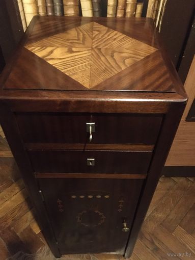 Шкаф тумбочка модерн 19-20 век